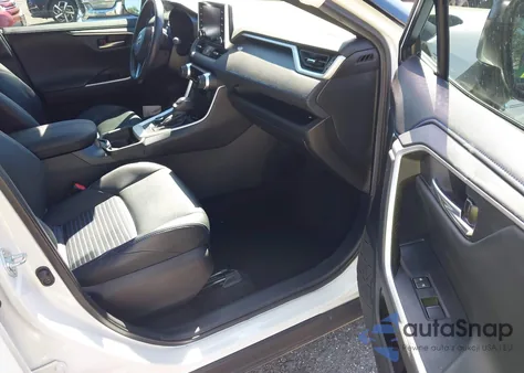 2021 Toyota Rav4 Hybrid Xse z USA, uszkodzony, nr VIN 2T3E6RFV2MW016147